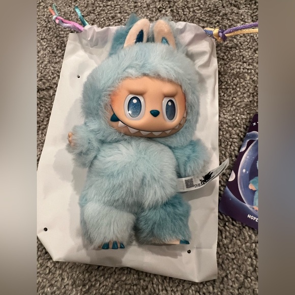 Labubu - Picture 3 of 6